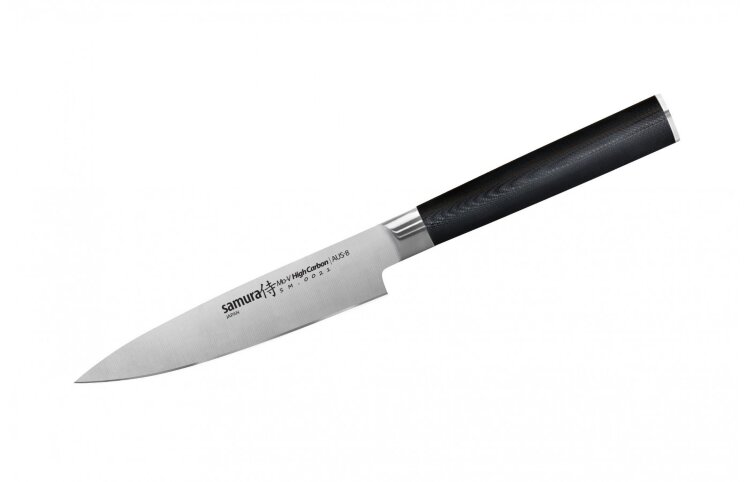 Нож кухонный &quot;Samura Harakiri&quot; филейный 218 мм, Нож Samura Mo-V Универсальный, 125 мм – это изделие из стали, которое выдерживает серьезные нагрузки в эксплуатации без необходимости постоянного затачивания. Рукоять из стеклотекстолита создана для того, чтобы удобно лежать в руке, она не скользит. Лезвие не проявляет склонности к ржавлению, продукты на него не налипают. Практичный и удобный нож такого типа незаменим на кухне – от домашней, и до профессиональной. 

Назначение	Для общего назначения. Можно выполнять все виды работ на кухне
Длина лезвия, мм	125
Материал лезвия	AUS 8
Твердость лезвия, HRC	59
Количество слоев	1, антибактериальный больстер
Тип заточки	двусторонняя, 3000#
Материал рукояти	стеклотекстолит G-10
Упаковка	фирменная коробка