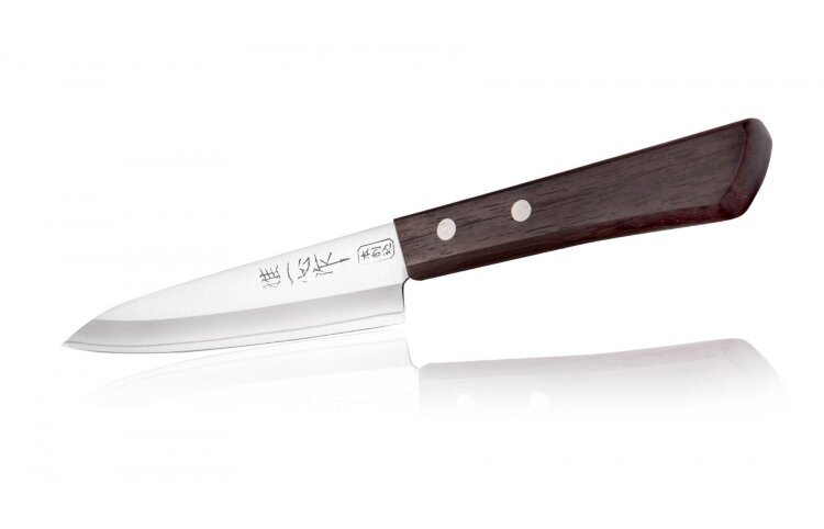 Нож универсальный кухонный Kanetsugu Special Offer 120мм  AUS-8/SUS410 3-слоя #5000 /TOJIRO Универсальный нож — завсегдатай любой кухни. Он предназначен для всех подготовительных работ: очистки и нарезания овощей, корнеплодов, шинкования продуктов. Этот нож можно брать на дачу или в поход. Он не займет много места и поможет нарезать любой продукт. Выбранный грамотно, он превращает процесс приготовления блюд в искусство, которым наслаждается даже непрофессиональный повар.

Особенность универсального кухонного ножа — в простоте обращения. Его эргономичная ручка и небольшой длины клинок позволяют легко работать на протяжении долгого времени, успешного справляясь с любыми задачами. Для заготовок такой нож идеален.

Японский нож Kanetsugu Special Offer — это «специальное предложение» от компании Канетцугу, собственно это и есть перевод названия линейки. Главной отличительной чертой является уникальная возможность купить японские ножи для кухни по разумным ценам, с выдающимися характеристиками, изготовленные в соответствии с традициями Востока и Запада.

Дизайн и форма ножей полностью соответствуют европейским требованиям, однако в технологии производства применяются восточные традиции, на протяжении веков сохранившиеся в процессах изготовления лучших японских ножей.
Центральная часть лезвия выполнена из особой стали AUS8, которая закалена до стандарта 56-57HRC. Для придания окончательной прочности лезвие уплотняется дополнительными обкладками, полностью устойчивыми к коррозии.
Заточка ножа имеет более острую кромку, чем самая лучшая бритвенная система. Японским ножам Kanetsugu Special Offer отдают предпочтение профессиональные повара, которые предъявляют кухонным ножам самые высокие требования.

Характеристики:
Назначение	подходит для всех видов работ на кухне
Вес, г: 110
Материал лезвия: сталь AUS-8/SUS410
Длина лезвия(мм): 120
Слои лезвия: 3
Твердость(HRC): 57-58
Тип заточки: двухсторонняя
Заточка: #5000
Материал рукояти: стабилизированная древесина
Упаковка: фирменная упаковка
Размер упаковки(мм): 305x60x20
Серия: Special Offer
Производитель: Kanetsugu