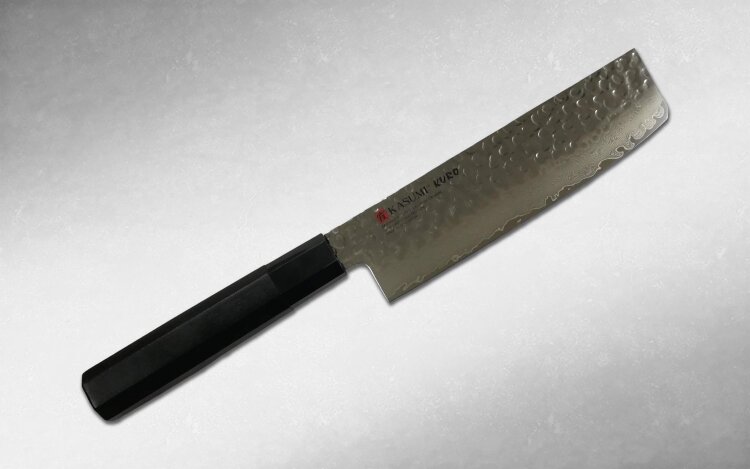Нож кухонный Накири 17 см AUS-8 /Kasumi KURO Традиционный японский нож "накири" - это специальный топорик для овощей, который идеально подходит для того, чтобы мелко шинковать, резать и крошить.

Поэтому Сантоку из серии KURO идеально подойдет как для профессионала так и для домашней кухни. Клинок ножей этой серии изготавливается из 33 слоев стали. Центральный режущий слой коррозионностойкая молибден-ванадиевая сталь AUS-8 и обкладки из 32-х слоев дамасcкой стали на которых воссоздана текстура ударов молота. Такая поверхность не только эффектно выглядит, но так же при резе создает воздушную подушку, которая предотвращает налипание ломтиков на лезвие и значительно облегчает усилия при нарезке. Рукоять традиционной многогранной формы исполнена из стабилизированной древесины и удобно ложится в руку.


Производитель  KASUMI (Касуми), Япония
Сталь  AUS-8 
Рукоять  Стабилизированная древесина 
Артикул  SM-36017
Вид ножа  Накири (для овощей) 
Длина клинка, мм  170
Толщина обуха, мм  2
Общая длина, мм  300
Длина клинка, см  17
Серия  Kuro
Заточка  Двусторонняя 
Общая длина, см  30
Твердость, HRC  58
Количество слоев дамасской стали  30
Материал обкладок  Нержавеющая сталь