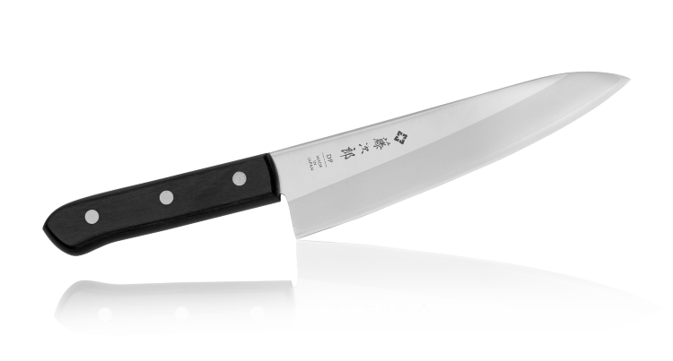 Нож Кухонный Сантоку 180 мм VG-10 3-слоя, 60-61HRC #5000 /TOJIRO Western Knife Шеф нож — самый главный инструмент настоящего повара, даже если он работает на своей собственной кухне. А для ресторанного маэстро это и вовсе настоящая ценность. С его помощью создаются шедевры кулинарии. Каждый уважающий себя повар непременно купит шеф нож, подобрав для себя подходящую модель.
Нож шеф повара используется для большинства работ на кухне: нарезки овощей, корнеплодов, полуфабрикатов, разделки мяса, рыбы и птицы. Это универсальный помощник в создании блюд, которые становятся визитной карточкой профессионалов.

Японский кухонный нож Tojiro Western Knife — это великолепный кухонный инструмент, созданный из легендарной стали VG-10, которая прославилась на весь мир своей прочностью и непревзойдёнными режущими качествами. Компания Takefu разработала стандарт качества закалки металла 61 HRC, который стал эталоном в поварских инструментах. Нож полностью защищён от коррозии и укреплён дополнительными металлическими пластинами прочности. Заточка линейки симметричная и тончайшая, что позволяет резать продукты легко и быстро.

Купить набор хороших кухонных ножей Tojiro этой линейки можно не только для специализированного, но и домашнего применения. Ножи Western Knife используют профессиональные повара по всему миру. Рукоять буквально сливается с рукой, а процесс приготовления становится простым и интересным занятием. Приятный бонус для такого инструмента — доступная цена.

Элементы ножа, выполненные не из стали, защищены от всевозможных губительных воздействий, включая моющую химию. Модель не капризная в уходе и легко моется. Благодаря красивой упаковочной коробке, может стать приятным подарком профессиональному повару или опытному любителю кулинарного искусства.

Не рекомендуем мыть в посудомоечной машине.
* Кухонные ножи предназначены только для использования на кухне.

Производитель: TOJIRO
Серия: Western Knife
Тип товара: Нож Шеф
Артикул: F-312
Материал лезвия: VG10 + 13 Chrome Stainless Steel
Слои лезвия: 3
Материал рукояти: Стабилизированная древесина
Длина лезвия, см: 18
Длина ножа. мм: 295
Заточка: #5000
Вес, кг: 0,21
Размер упаковки: 400x80x20
Толщина обуха: 1,70